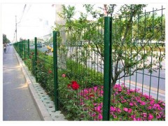 桃型柱围栏网异形柱护栏三道折弯护栏网住宅小区围栏公共设施围栏图1