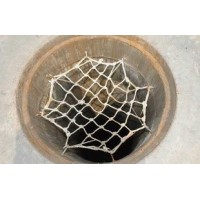 市政排污井 安全防护网安装 吊挂或钩型膨胀螺栓 窨井防护网